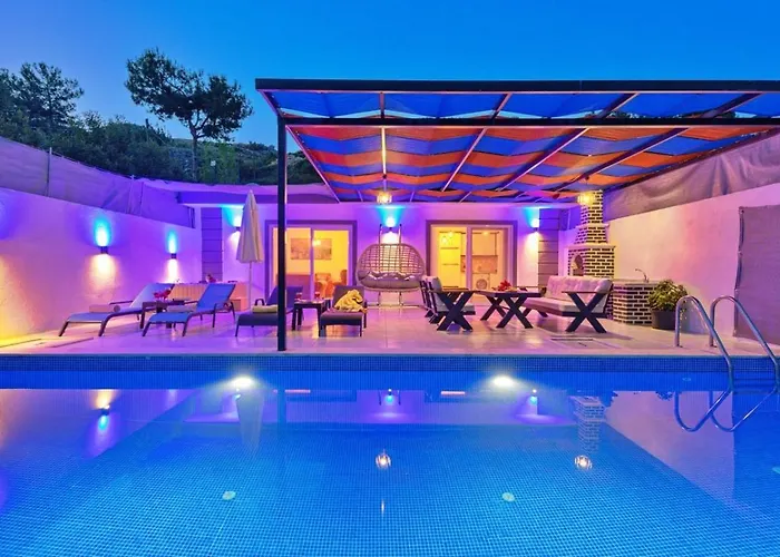 İslamlar 2 Bedroom With Private Pool 卡尔坎